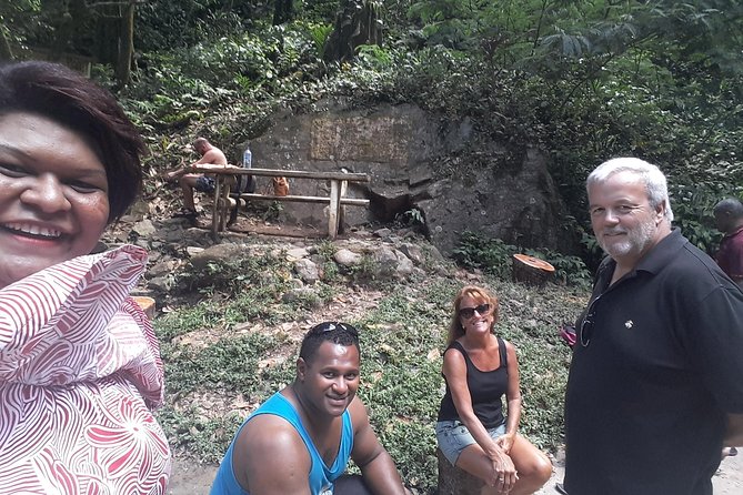 Authentic Fijian Day Tour - The other stops: rugby and wildlife preservation