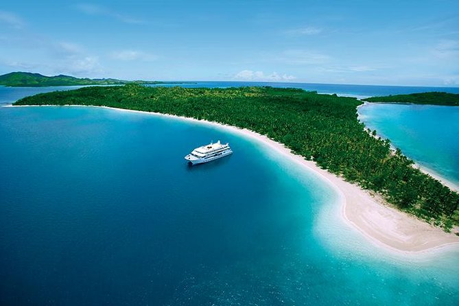 Blue Lagoon Cruises - Wanderer Cruise - 4 Night - Day one: Yalobi and your first afternoon at sea