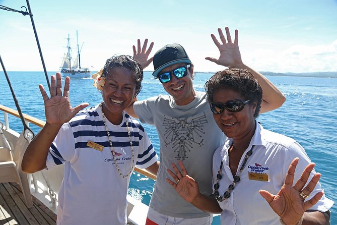 Capt Cook Cruises Super Saver Combo: Day Sail + Dinner Cruise - Barbecue lunch, open drinks, and the day’s best value