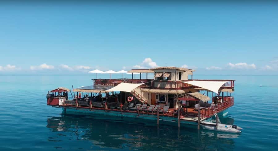 Denarau: Seventh Heaven Floating Bar Day Trip - Music, service, and the feel of the day