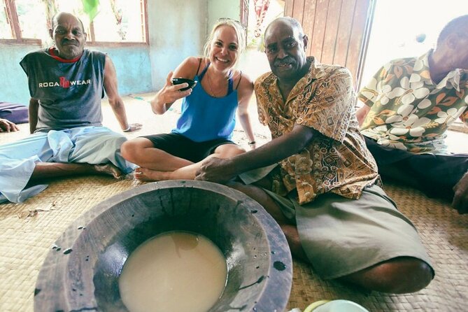 Fiji Adventure: Biausevu Waterfall & Dunes hiking Combo Tour! - A closer look at the guides and group setup