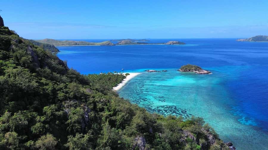 Fiji: Authentic Fijian Day Cruise by Boat - First stop: Mana sand island and its clear water