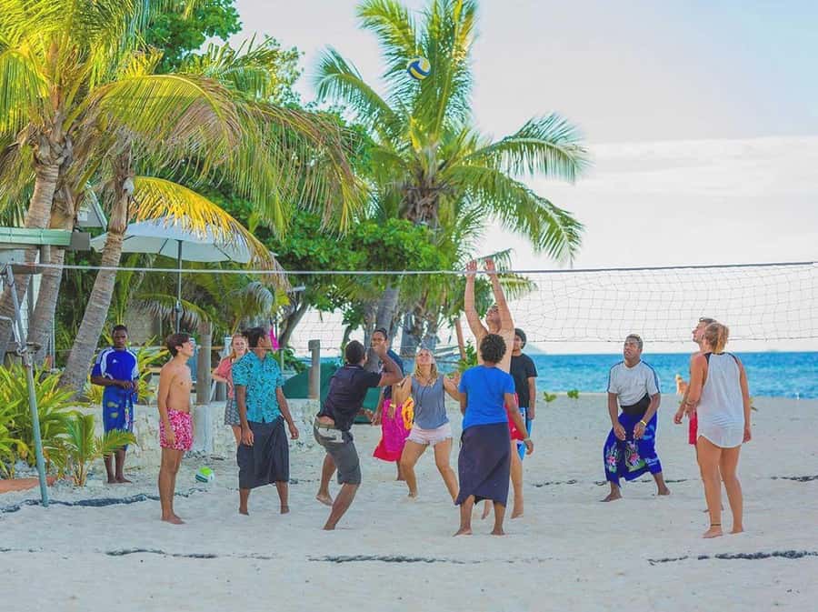 Fiji: Beachcomber Island Day Cruise with Snorkelling - What to bring for eight hours outside