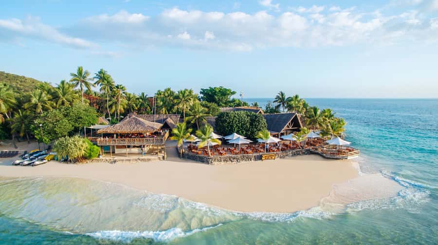 Fiji: Castaway Island Resort Day Cruise with Lunch - Lunch at the Beachside Terrace Restaurant