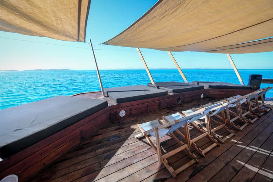Fiji: Cloud 9 Floating Platform & Water Sports Adventure - Who should choose the morning or afternoon tour?