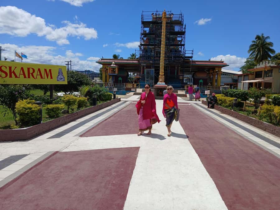 Fiji: Discover Nadi with Sabeto Hotspring and Mudpool Tour - Handicrafts and fruit at two different Nadi markets