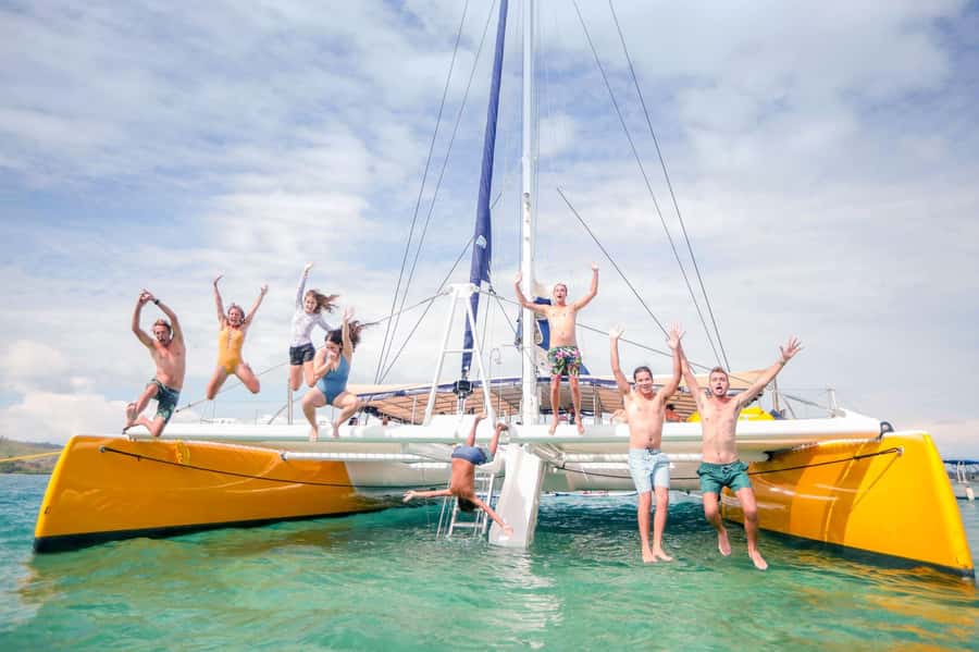 Fiji: South Sea Sailing Experience with Lunch & Drinks - Setting Out for the Mamanuca Islands