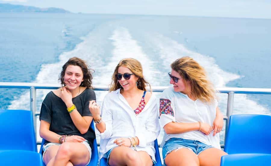 Fiji: Yasawa Islands Explorer Cruise with Lunch - The guide and commentary question