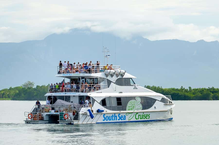 Fiji: Yasawa Islands Explorer Cruise with Lunch - Making the long day more comfortable