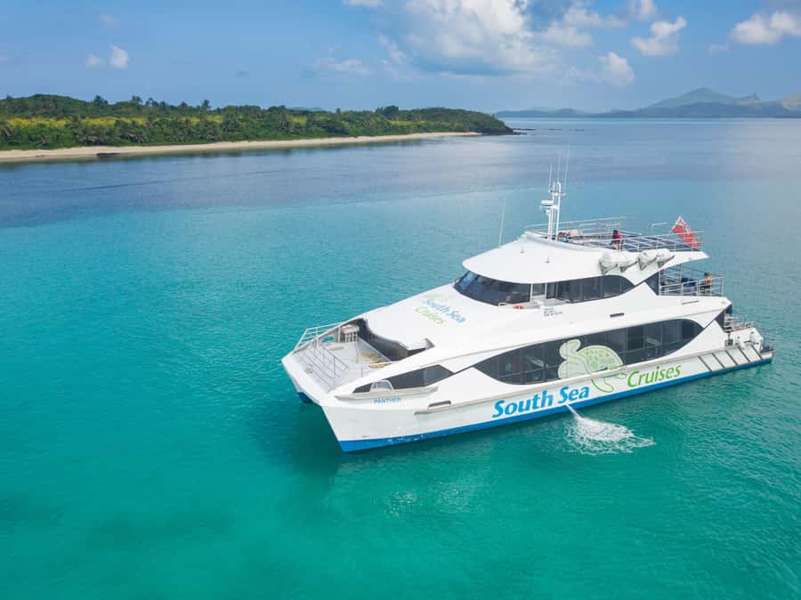 Fiji: Yasawa Islands Explorer Cruise with Lunch - Watching the volcanic Yasawas from the water