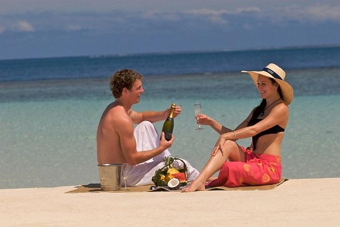 Full Day Castaway Island with Lunch - Kayaking, windsurfing, and optional extras