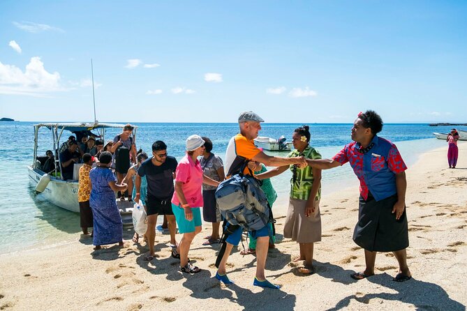 Kuata Island Marine Conservation Experience with Lunch - Snorkeling with a marine biologist