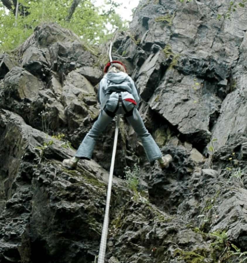 Nadi: Abseiling, Zipline, and Cave Tour with Meal - Getting fitted and learning the ropes