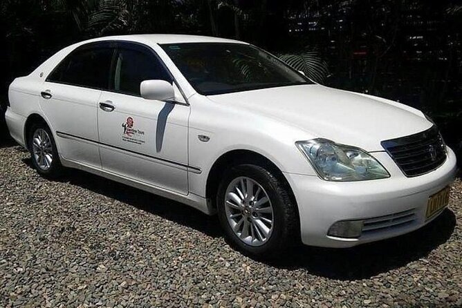 Private Arrival car Transfer: Nadi Airport to Coral Coast Hotels - The private drive to the Coral Coast