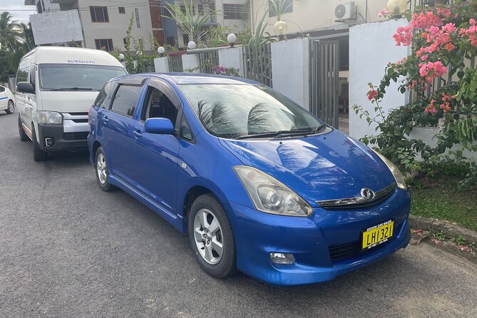 Private Transfer -Nadi Airport to Fiji Marriott Resort Momi Bay - What the driver service is like