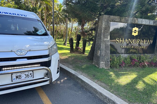 Private Transfer :Nadi Airport to Shangri-La Fijian Resort Yanuca - Finding the Driver at the Arrivals Hall