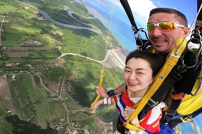 Skydive Fiji Radical 10000ft Tandem Jump (30 seconds free fall) - Who should book this jump?
