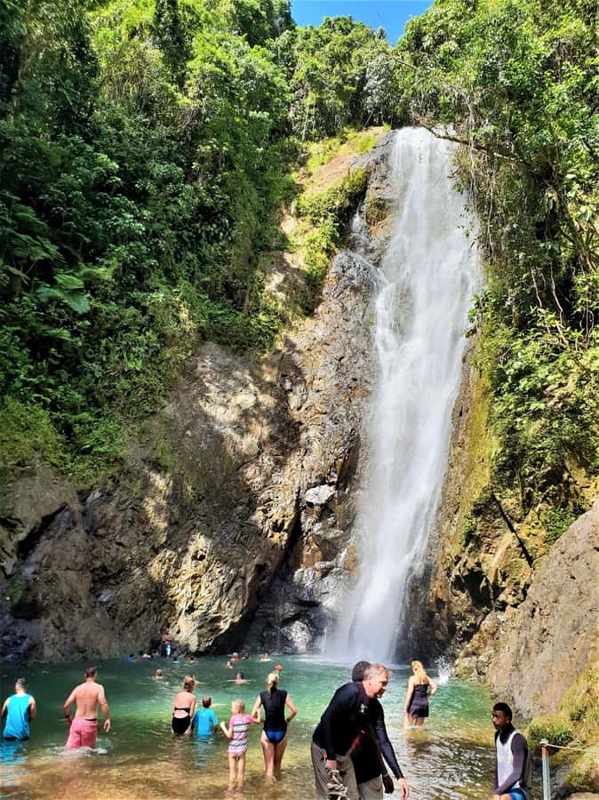 Viti Levu: River Tubing in Fiji - Why the Navua River makes this a special Fiji day